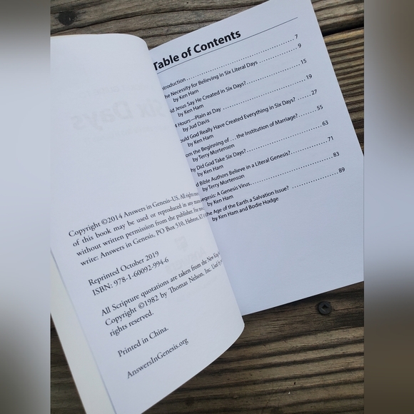 📚 A Pocket Guide To Six Days - Picture 3 of 3